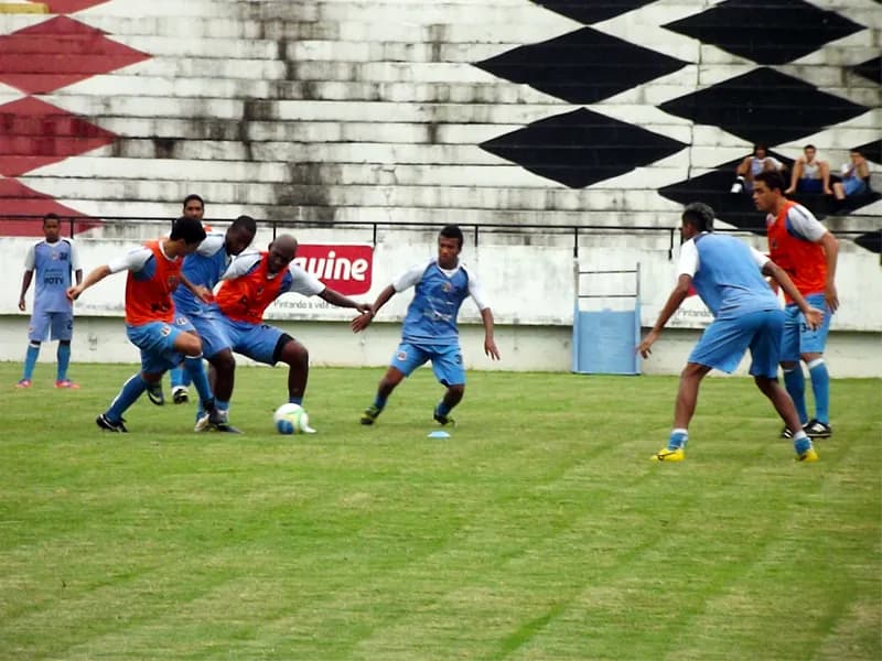 Desembarque e treino, após retorno de Itápolis, nesta quarta-feira.