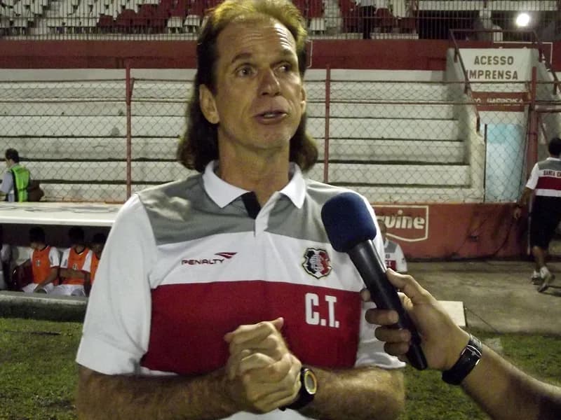 Sérgio Guedes, após 7º empate:"Temos que insistir, persistir e não esmorecer."