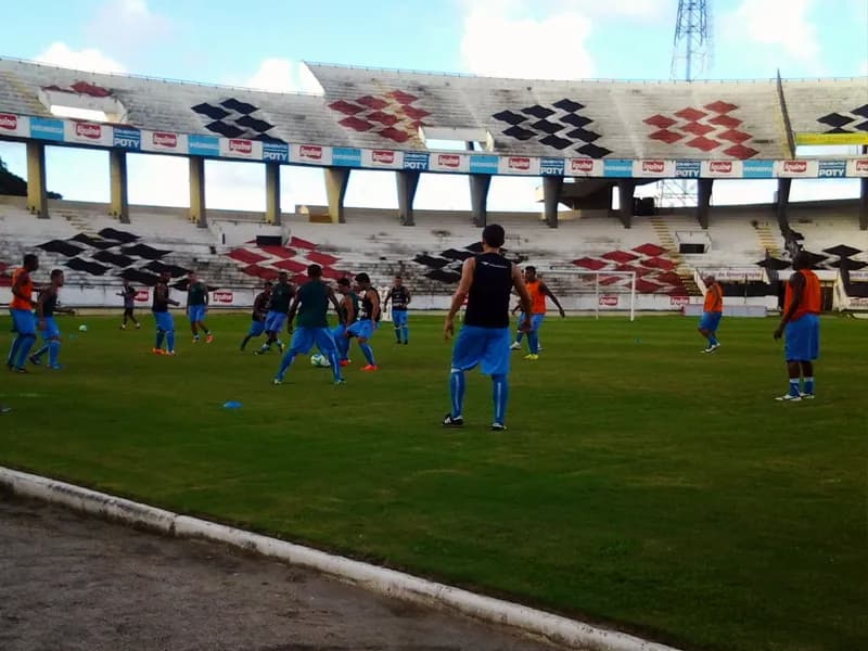 Santa Cruz treina com foco no Boa Esporte/MG.