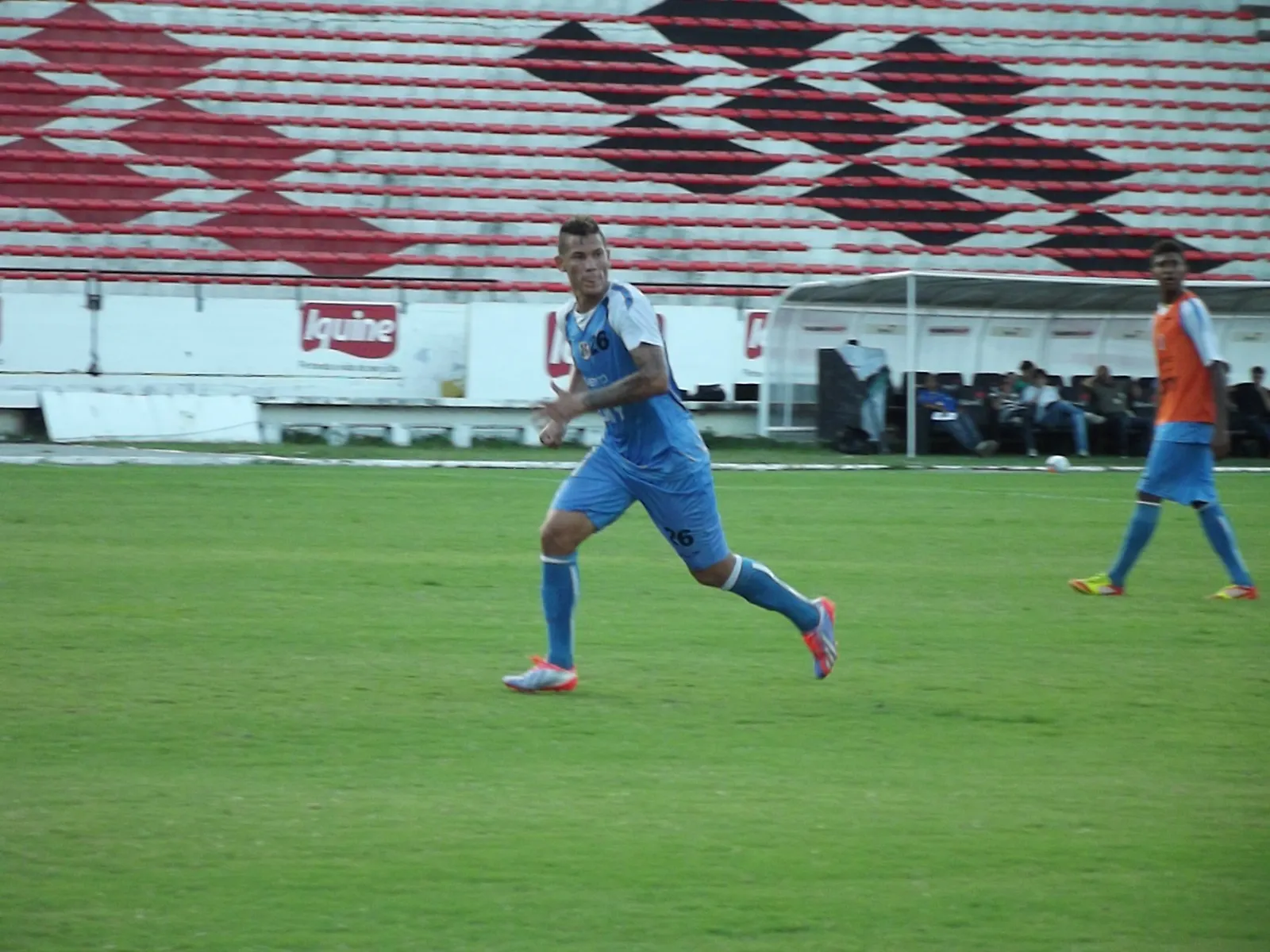 Atacante Betinho comemora gols e oportunidade de ser titular.