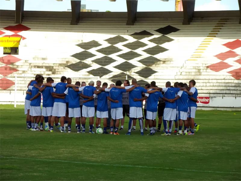 Santa Cruz volta aos treinos, no Arruda, após recesso.