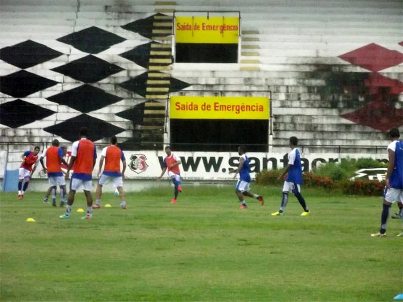 Atletas tiveram uma terça-feira de treino técnico-tático.