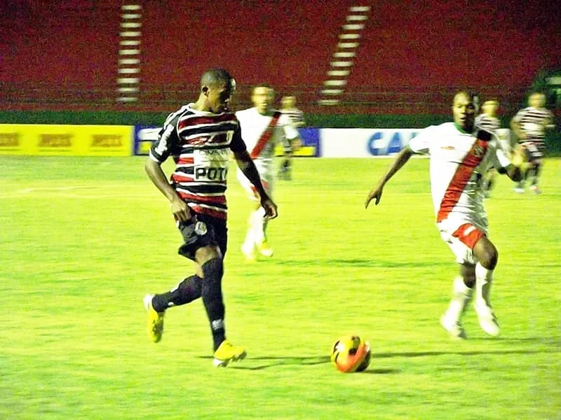 Feliz com o "Contributo" ao time, Paulo César espera primeiro gol naturalmente