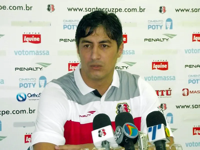 Ex-zagueiro Adriano volta ao Arruda, como Auxiliar-técnico.