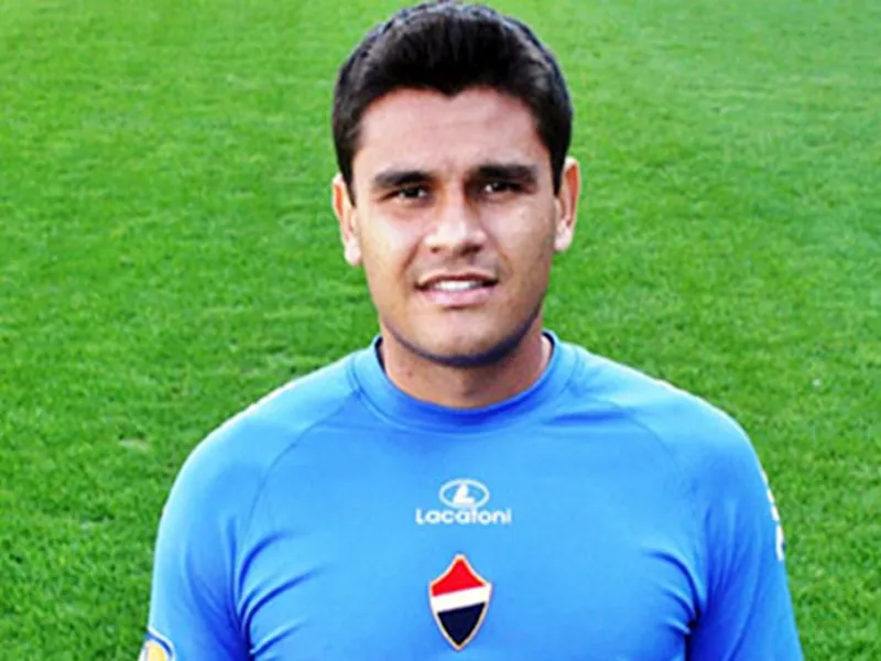 Santa Cruz acerta contratação do goleiro Alex Alves (ex-Mogi Mirim/SP).