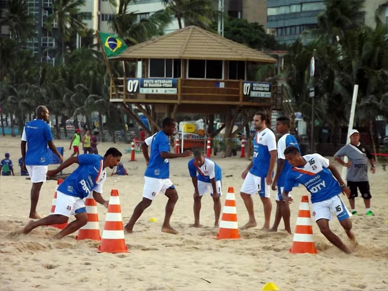 Dois períodos, entre Arruda e praia, nesta segunda-feira.