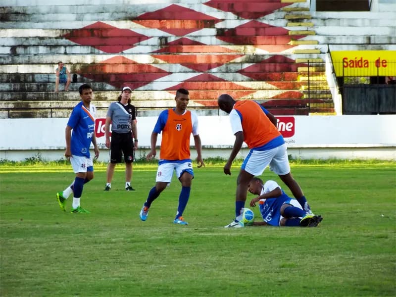 Santa Cruz faz últimos ajustes para reestreia na Série B.