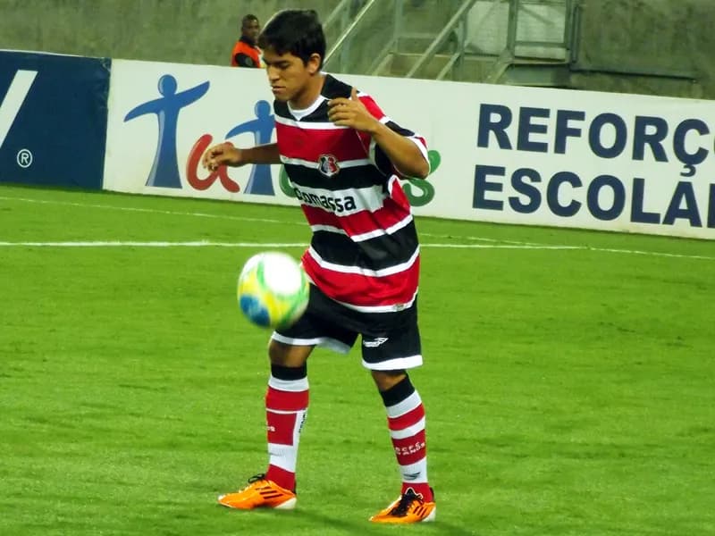 Após desatenção, contra o Vasco/RJ, Renatinho quer vitória no Serra Dourada.