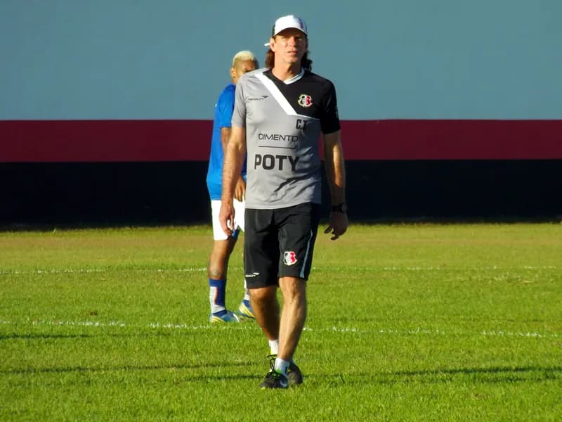 Técnico Sérgio Guedes quer manter estratégia tática.