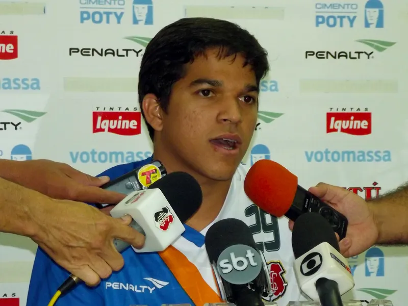 Falta de atenção tem sido fatal, segundo Renatinho.