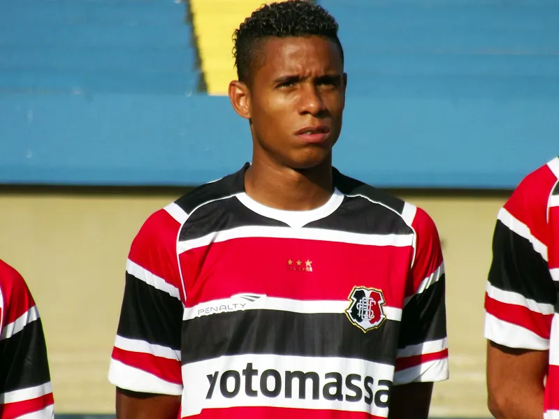 Everton Sena mantém confiança em alta para dar a volta por cima.