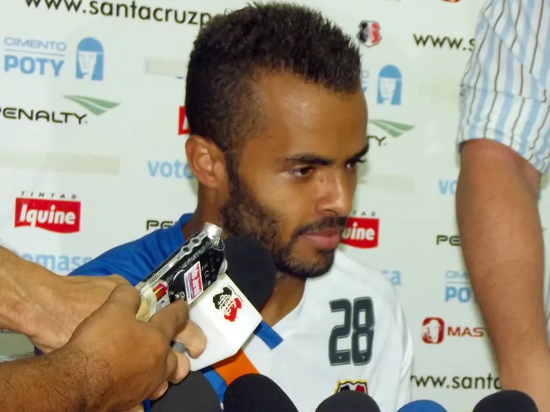 Carlos Alberto divide a semana: "Agora, foco só no Santa Rita/AL."