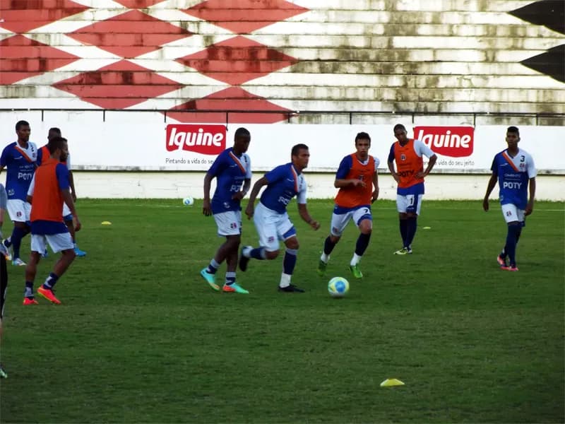 Sábado sem jogo, mas com trabalhos táticos.