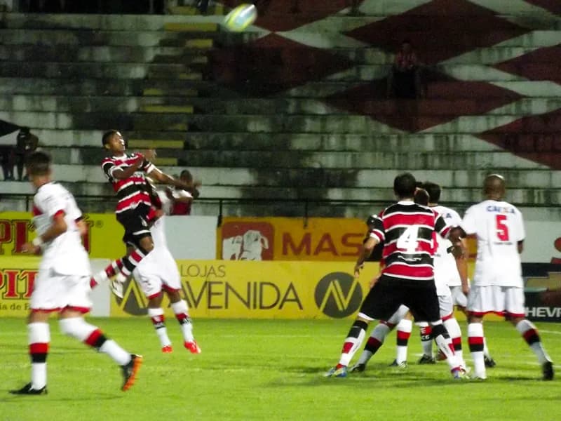 2x0: Santa Cruz vence Atlético/GO e chega ao 5º jogo invicto, sem tomar gol.