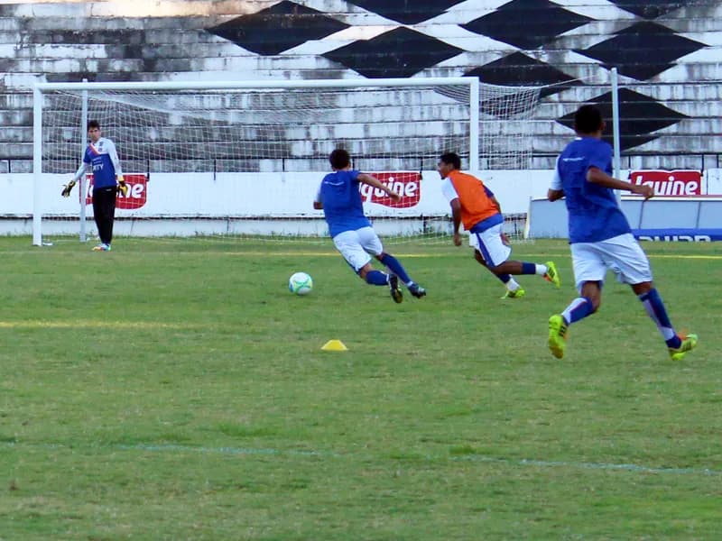 Novo treino tático, nesta terça-feira, no José do Rego Maciel.