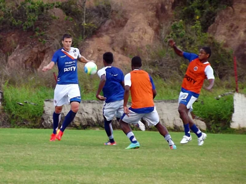 Santa Cruz treinou no CT do Náutico para enfrentar o Bragantino/SP.