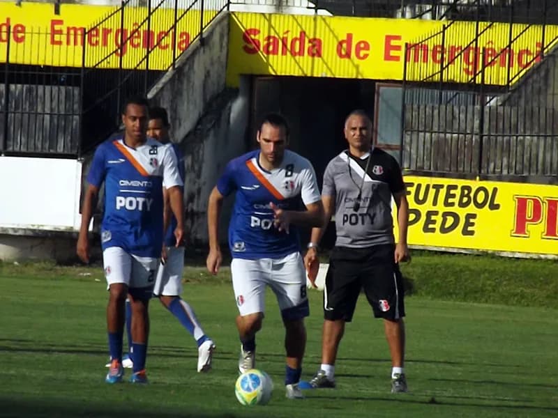 Jogadores Corais seguem preparativos para "decisão" com o Ceará.