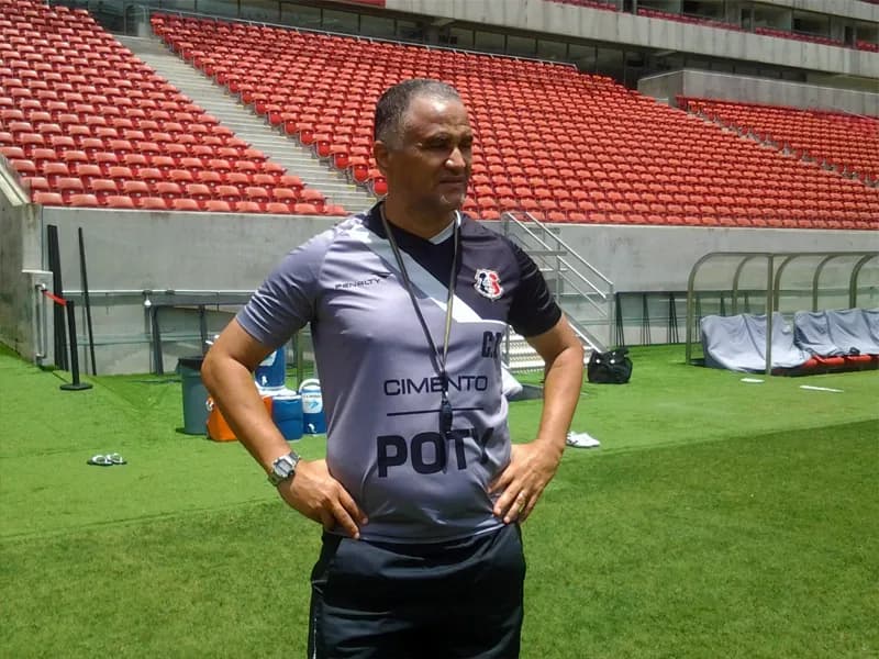 Sem antecipar time, Canindé quer Santa Cruz "com espírito de time de guerreiros".