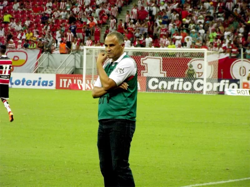 Após dois jogos à porta do G4, Canindé segue confiante no acesso.