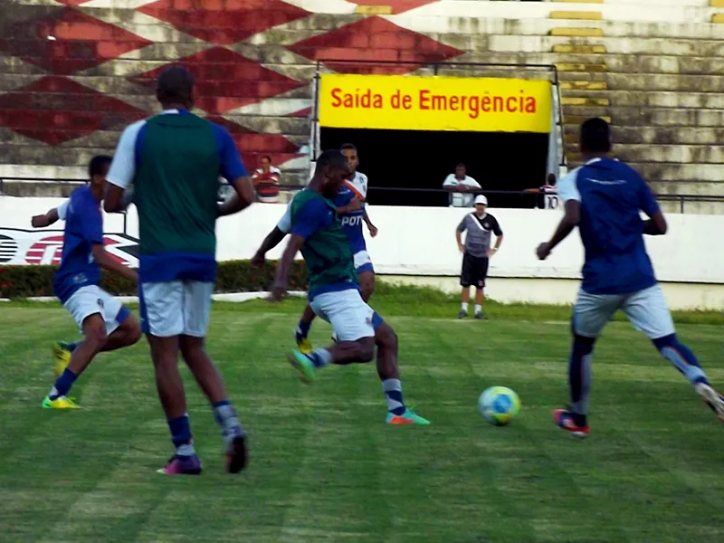 Olhos voltados para o Bragantino, atletas iniciam trabalhos da semana.