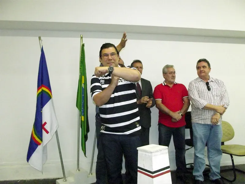 Alírio Moraes: Novo presidente Coral é eleito para triênio 2015/17.