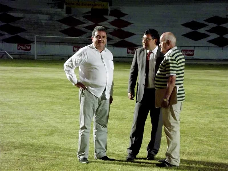 Diretoria confere "em campo" revitalização do Arruda.