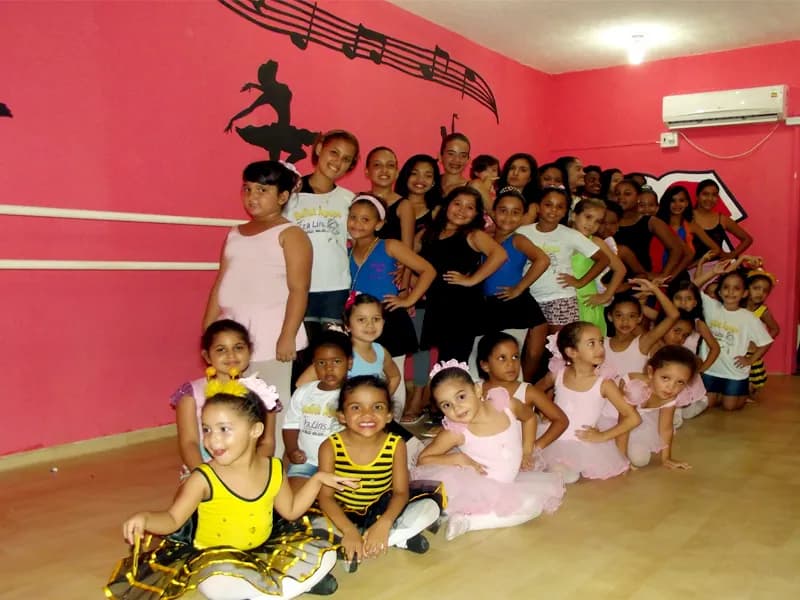 Alunas Corais do Ballet Ágape se confraternizam na Sede do Arruda.