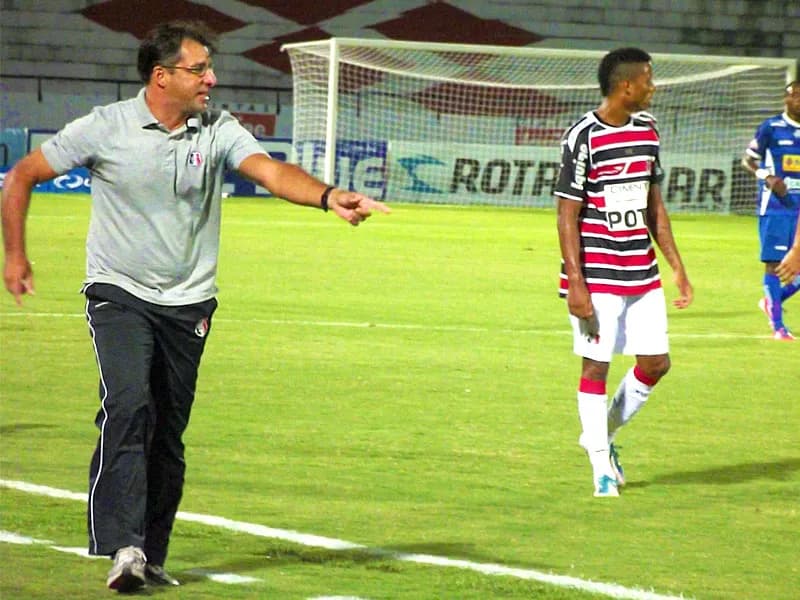 Martelotte: 'Não tivemos criatividade e competência para fugir do sistema defensivo do adversário