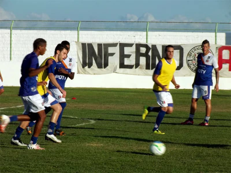 Sexta-feira, em Chã Grande, foi de treino técnico em dois períodos.