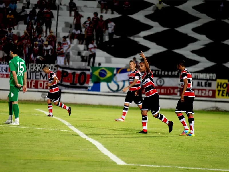 Santa Cruz empata com Zalgiris da Lituânia no Arruda: 1x1.