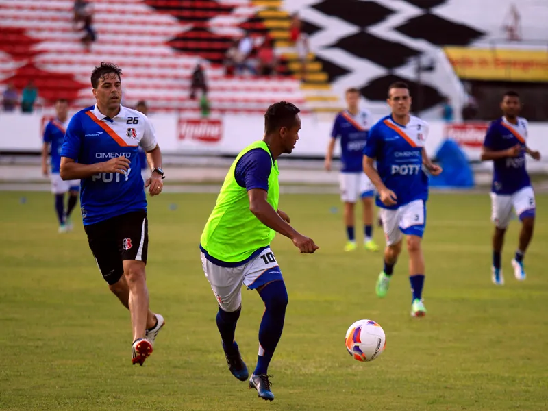 Santa Cruz encerra preparativos para o Clássico das Multidões.