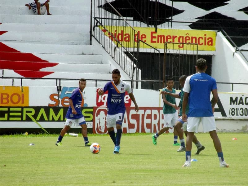 Atletas corais encerram atividades no Arruda.