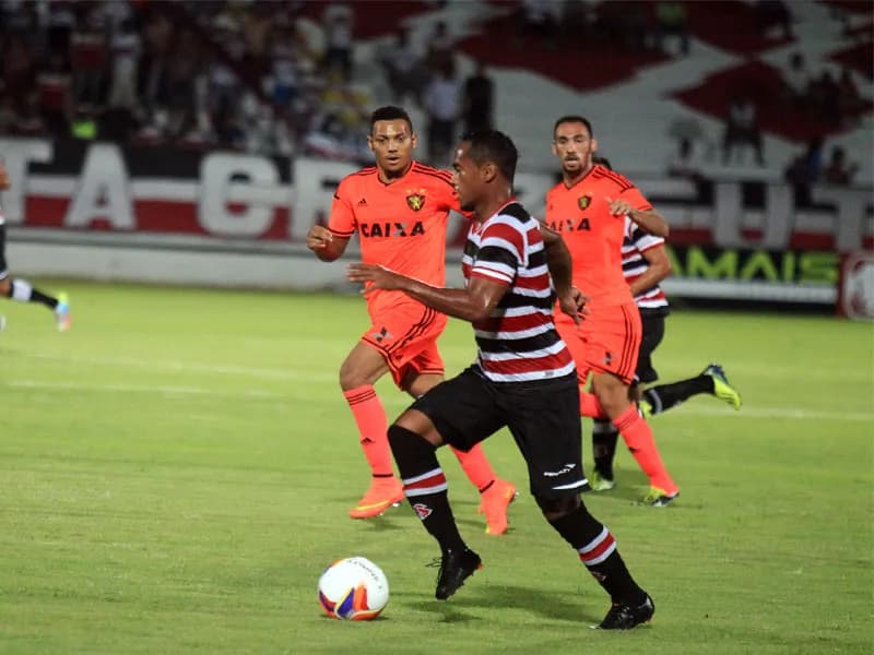 Waldison aponta caminhos para conseguir vitória no clássico.