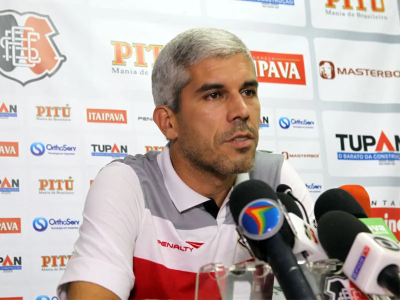 Ricardinho confirma apenas uma mudança na equipe.
