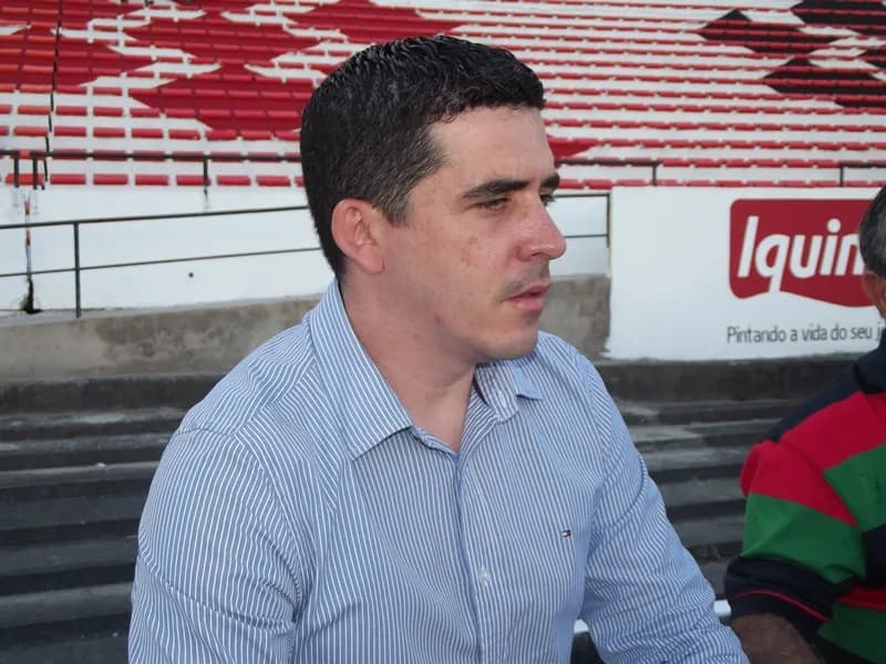 Diretoria descarta volta de Tiago Costa para o Pernambucano