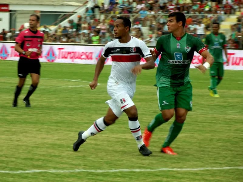 Waldison enfático: "Esses dois jogos têm que ser encarados como duas guerras".