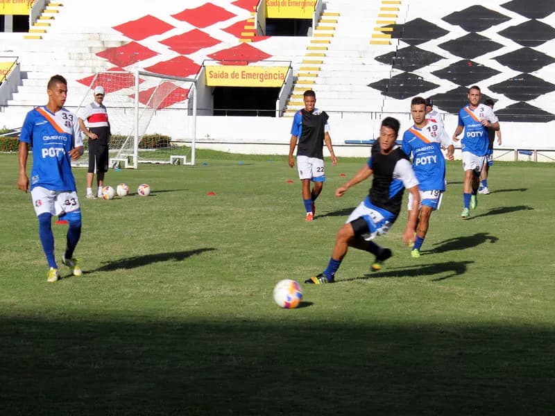 Corais voltam a treinar em dois períodos