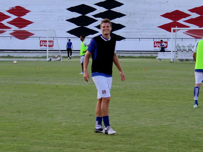 Alemão vive expectativa do clássico: "Por dentro, tô louco pra chegar domingo"