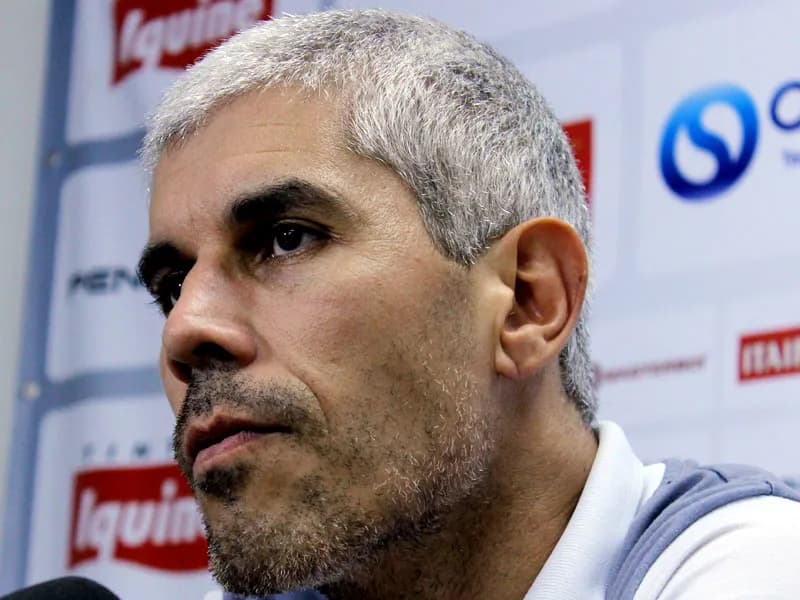 Sem mistério, Ricardinho define time para o Clássico das Multidões