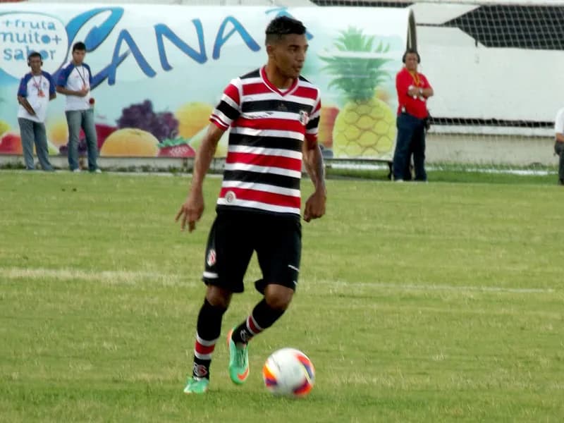 Nininho comenta sobre titularidade: "Esperei, tive paciência"