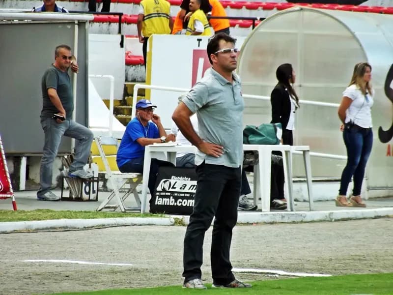 Martelotte: 'Tivemos competência e fomos, no final do jogo, premiados com um gol do César'.