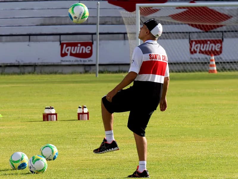 Ricardinho revela "atacante" para decisão: "Nosso grande atacante será o nosso torcedor"