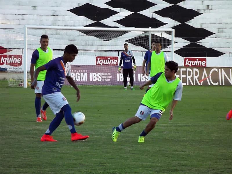 Santa Cruz encerra preparativos para duelo contra o Central