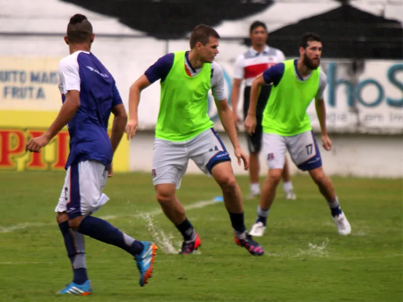 Corais seguem preparativos para partida em Caruaru