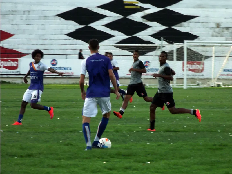 Corais iniciam trabalhos já visando duelo com o Paraná