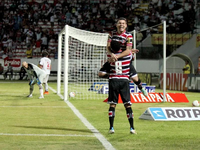 Inspirado, Santa Cruz goleia Paraná no Arruda: 4x1