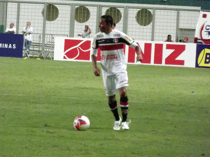 Lúcio estreia e alerta: "Você tem que saber que, na Série B, não pode ter erros"