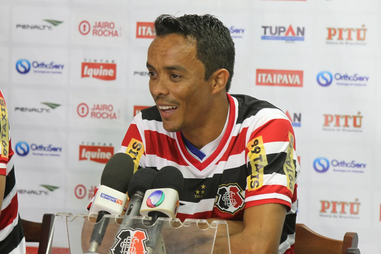 Lúcio vive expectativa por estreia no time titular