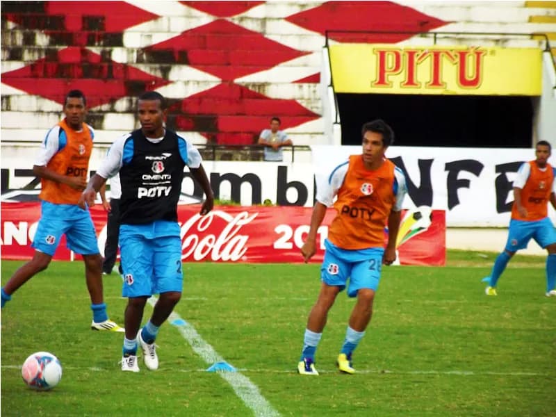 Segundo 'expediente' da semana com treino técnico.