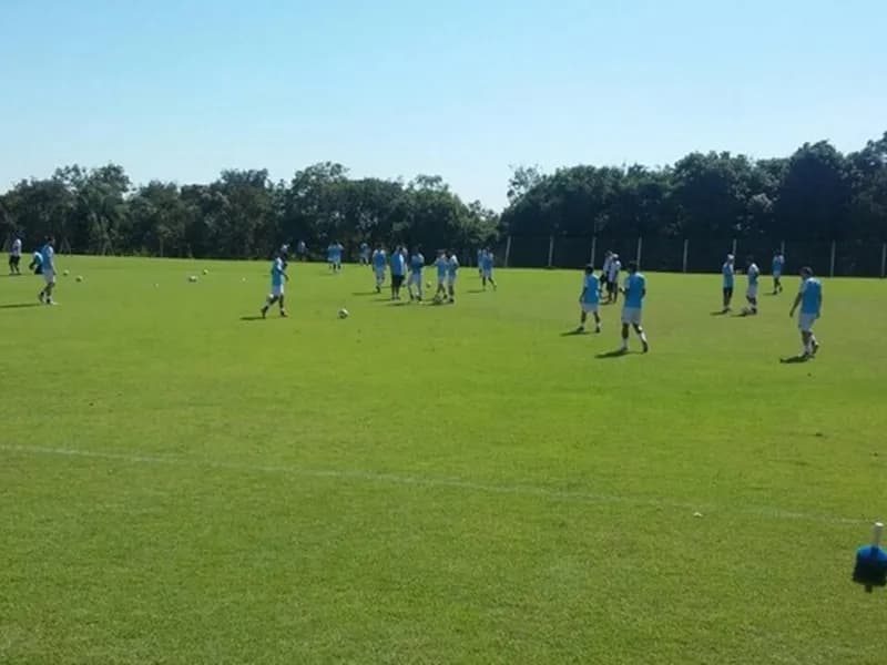 Elenco treina em Cuiabá de olho no Luverdense